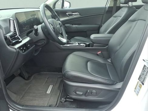 Used 2025 Kia Sportage EX w/ Premium Package FWD image 17