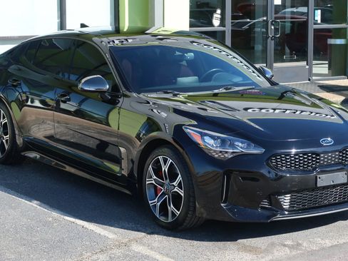 Used 2018 Kia Stinger GT2 image 5