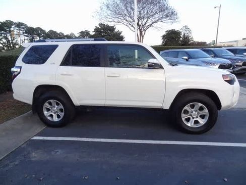 Used 2022 Toyota 4Runner SR5 Premium image 5