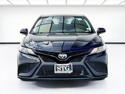 Used 2021 Toyota Camry SE w/ TRD Appearance Package (TMS) FWD image 2