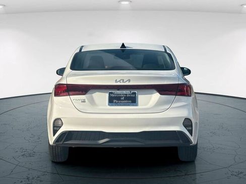 Used 2022 Kia Forte Sedan image 6