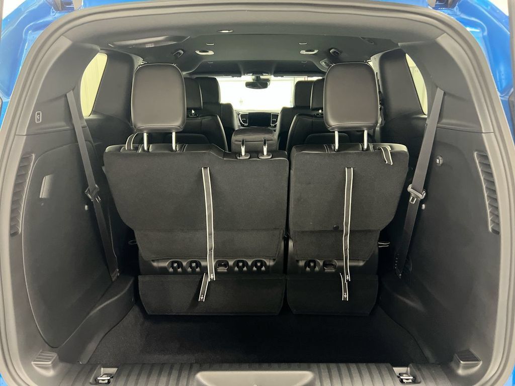 New 2026 Chrysler Pacifica Select FWD image 24
