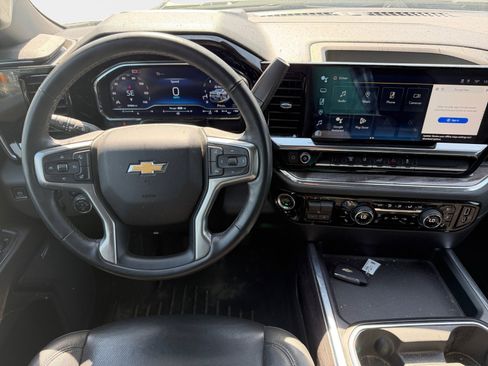 Used 2024 Chevrolet Silverado 2500 LTZ w/ LTZ Convenience Package AWD/4WD image 11