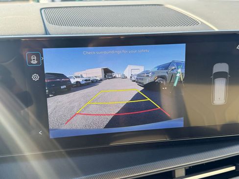 Used 2025 Hyundai Santa Fe SEL image 17