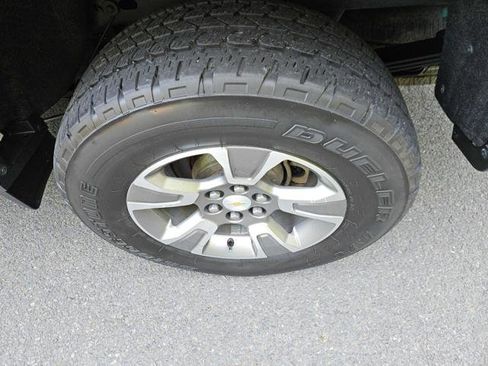 Used 2019 Chevrolet Colorado Z71 AWD/4WD image 10