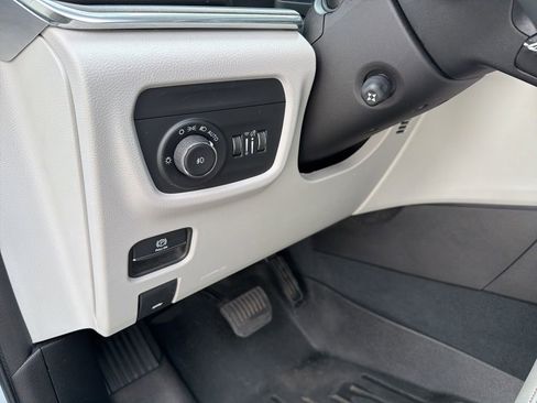 Certified 2023 Jeep Grand Cherokee L Overland w/ Rear Seat Video Group I AWD/4WD image 55