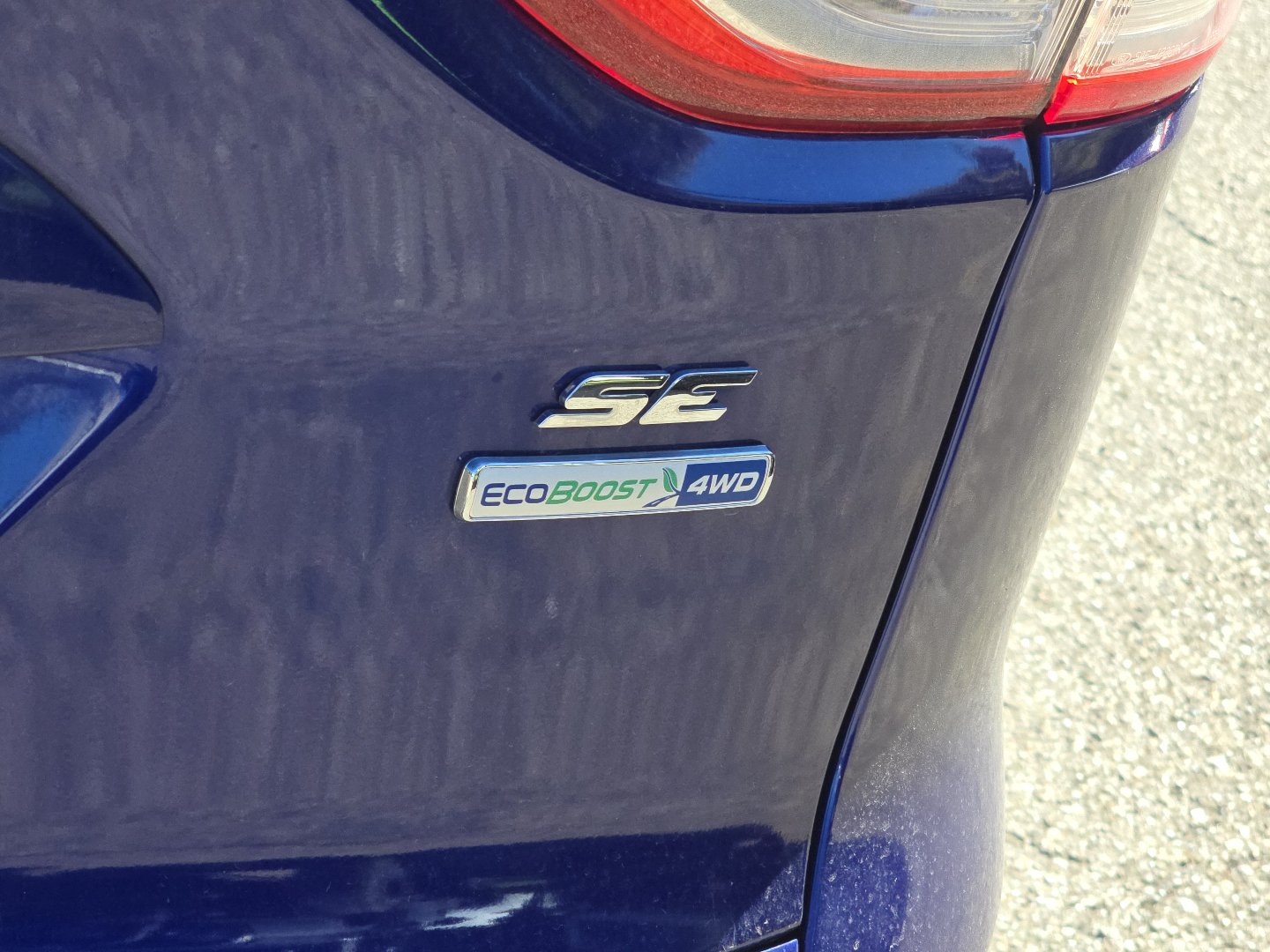 Used 2016 Ford Escape SE AWD/4WD image 4