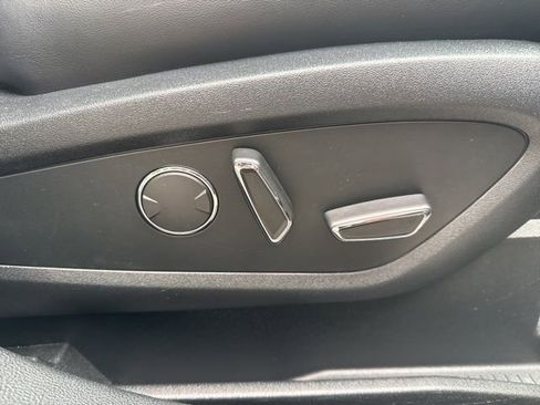 Used 2019 Lincoln Nautilus Reserve image 16