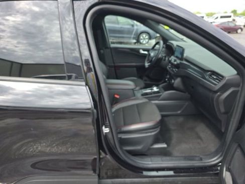 Used 2025 Ford Escape ST-Line image 8