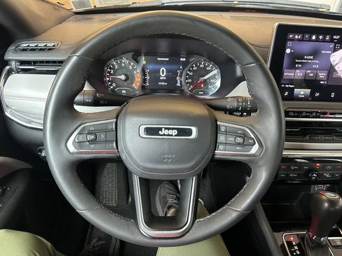 Used 2024 Jeep Compass Limited AWD/4WD image 2