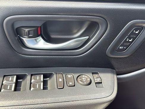 Used 2023 Honda Pilot Touring image 12