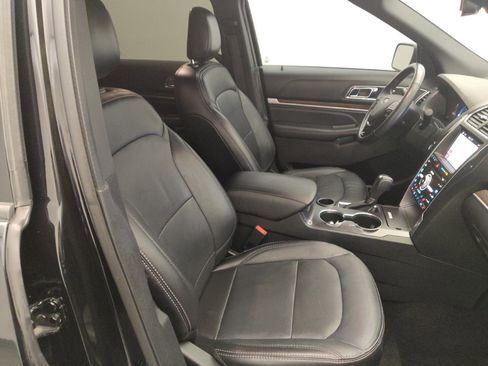 Used 2019 Ford Explorer Limited w/ Ford Safe & Smart Package FWD image 21