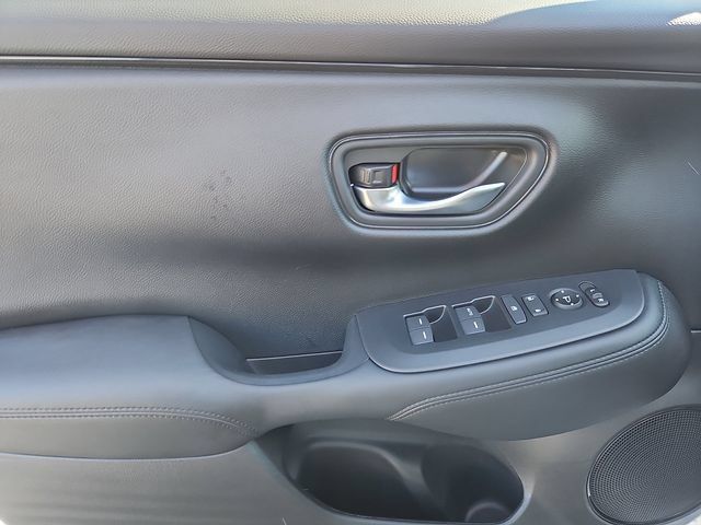 Certified 2025 Honda HR-V LX image 12