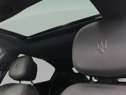Used 2021 Maserati Ghibli RWD image 29