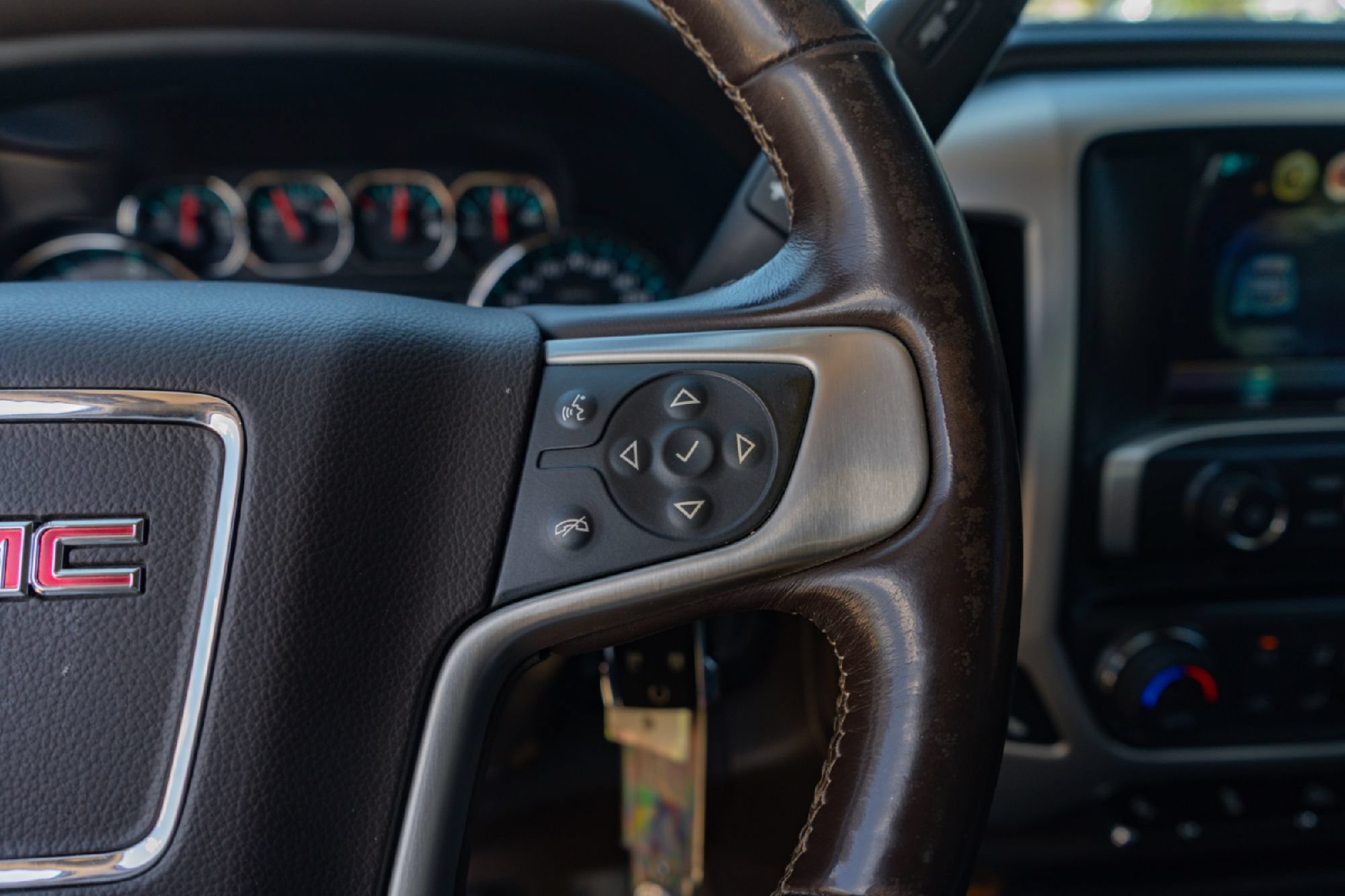Used 2018 GMC Sierra 1500 SLT AWD/4WD image 12