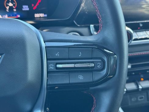 Used 2024 Chevrolet Colorado Z71 w/ Z71 Convenience Package 2 image 18