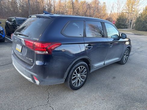 Used 2018 Mitsubishi Outlander SE image 7