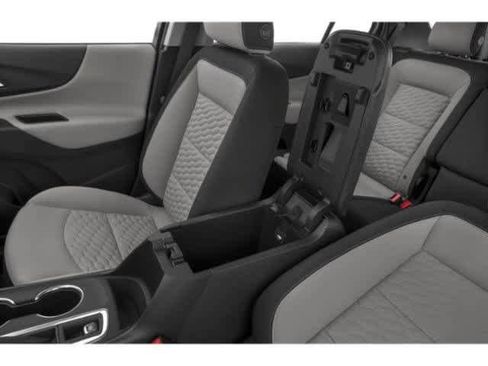 Used 2020 Chevrolet Equinox LS image 17