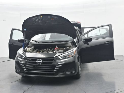 Used 2025 Nissan Versa SV FWD image 47