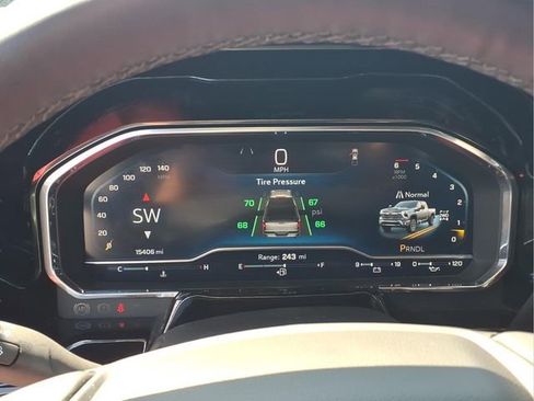 Used 2025 Chevrolet Silverado 2500 LT w/ Convenience Package image 13