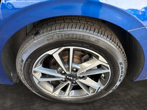 Used 2023 Kia Forte LXS w/ LXS Technology Package FWD image 39
