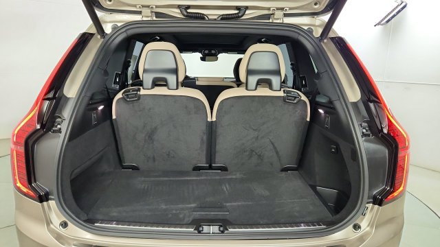 New 2026 Volvo XC90 T8 Plus w/ Protection Package Premier AWD/4WD image 40