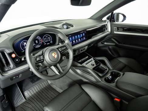 New 2026 Porsche Cayenne Coupe AWD/4WD image 4