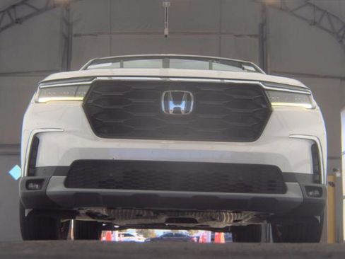 Used 2023 Honda Pilot EX-L image 4