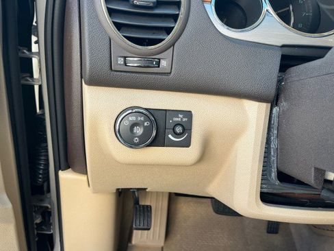 Used 2011 Buick Enclave CXL image 49