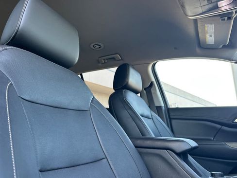 Used 2019 GMC Acadia SLT w/ LPO, Cargo Package FWD image 18