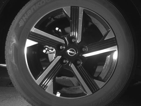 Used 2025 Nissan Sentra SV FWD image 15
