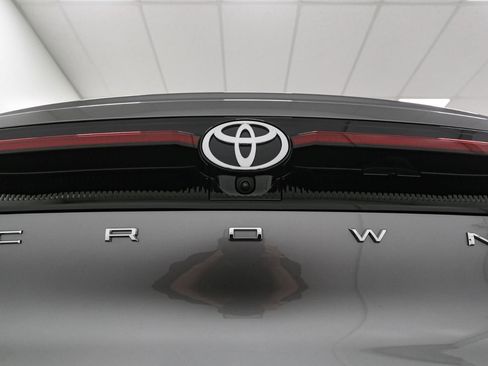 Used 2026 Toyota Crown AWD/4WD image 11