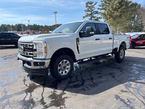 Used 2024 Ford F250 XLT image 3