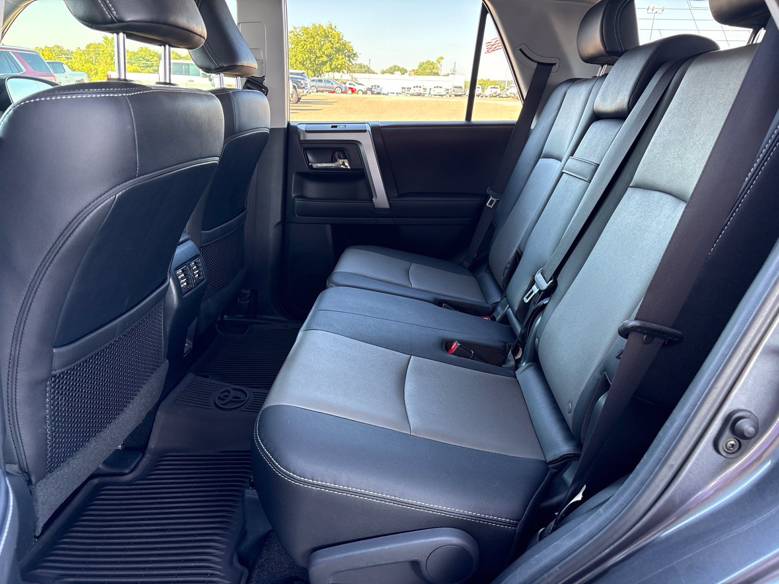 Used 2023 Toyota 4Runner SR5 Premium w/ Moonroof Package AWD/4WD image 15