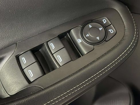 Certified 2023 Buick Encore GX Preferred w/ Cold Weather Comfort Package FWD image 18
