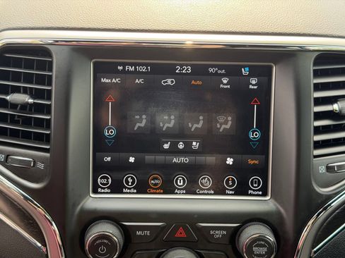 Used 2018 Jeep Grand Cherokee Limited w/ Luxury Group II AWD/4WD image 18