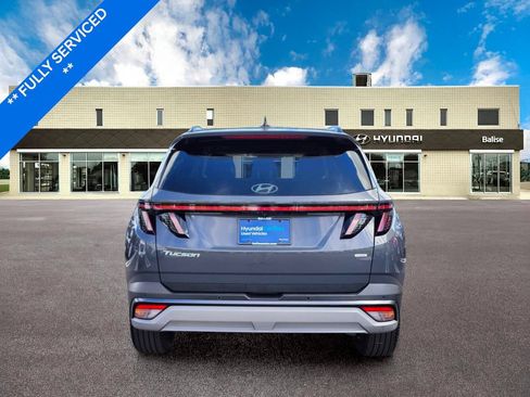 Used 2025 Hyundai Tucson Limited AWD/4WD image 4