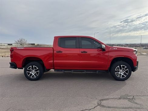 Used 2019 Chevrolet Silverado 1500 Custom Trail Boss w/ Custom Convenience Package image 4