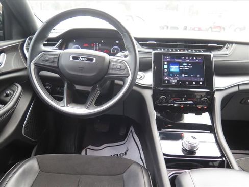 Used 2022 Jeep Grand Cherokee L Laredo image 15