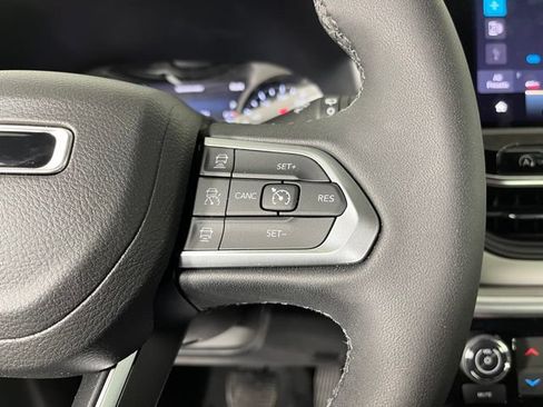 Used 2026 Jeep Compass Limited AWD/4WD image 21