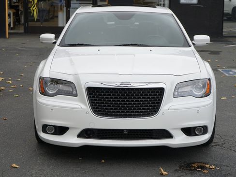Used 2014 Chrysler 300 SRT8 w/ Leather Interior Group RWD image 5