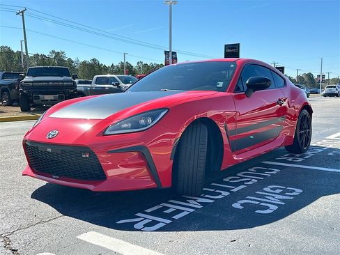 Used 2024 Toyota GR86 TRUENO Edition image 2