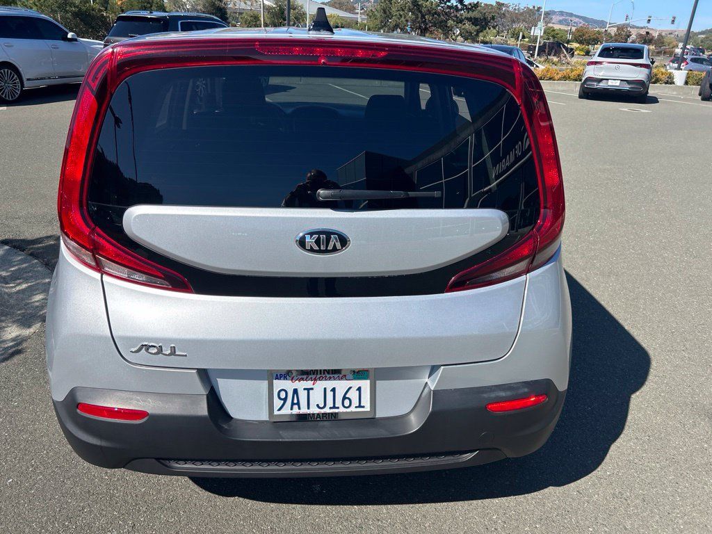 Used 2021 Kia Soul LX FWD image 4