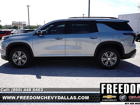 New 2026 Chevrolet Traverse LT w/ LPO, Floor Liner Package FWD image 4
