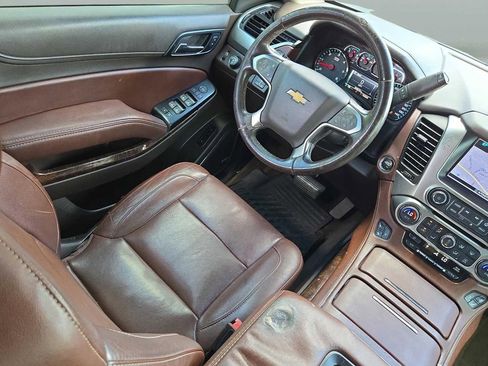 Used 2016 Chevrolet Suburban LTZ RWD image 16