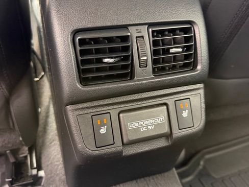 Used 2018 Subaru Outback 2.5i Limited AWD/4WD image 11