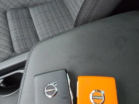 Used 2023 Volvo XC60 B5 Core image 49