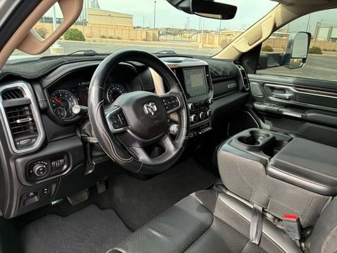 Used 2019 RAM 1500 Laramie image 12