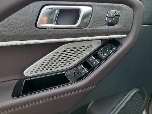 New 2026 Ford Explorer Platinum RWD image 21