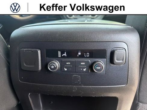 Used 2020 GMC Yukon SLT AWD/4WD image 32